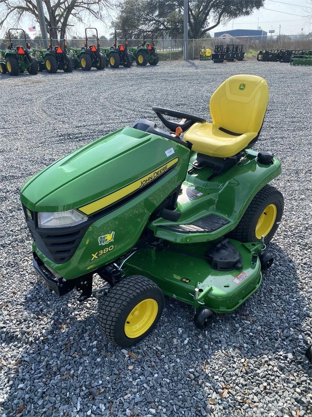 John Deere X380 Kompakttraktorid