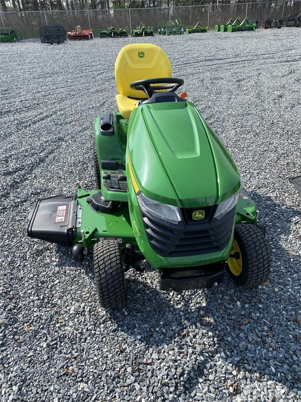 John Deere X380 Kompakttraktorid