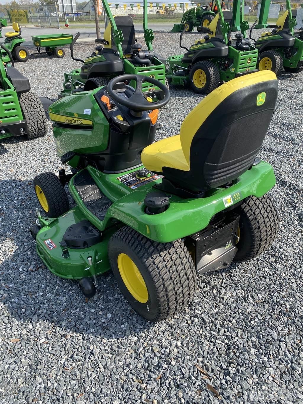 John Deere X380 Kompakttraktorid