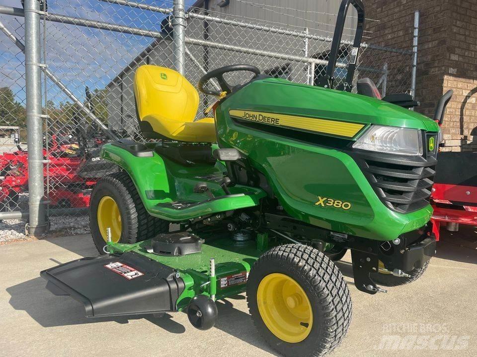 John Deere X380 Kompakttraktorid