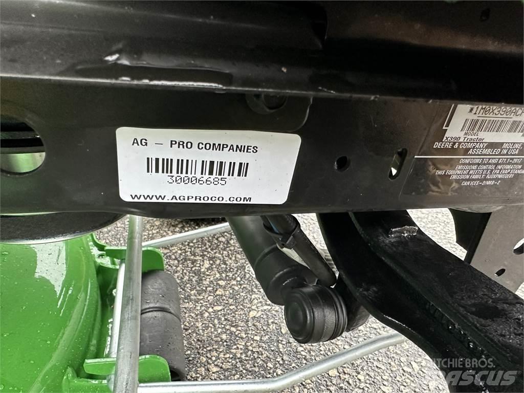 John Deere X390 Kompakttraktorid