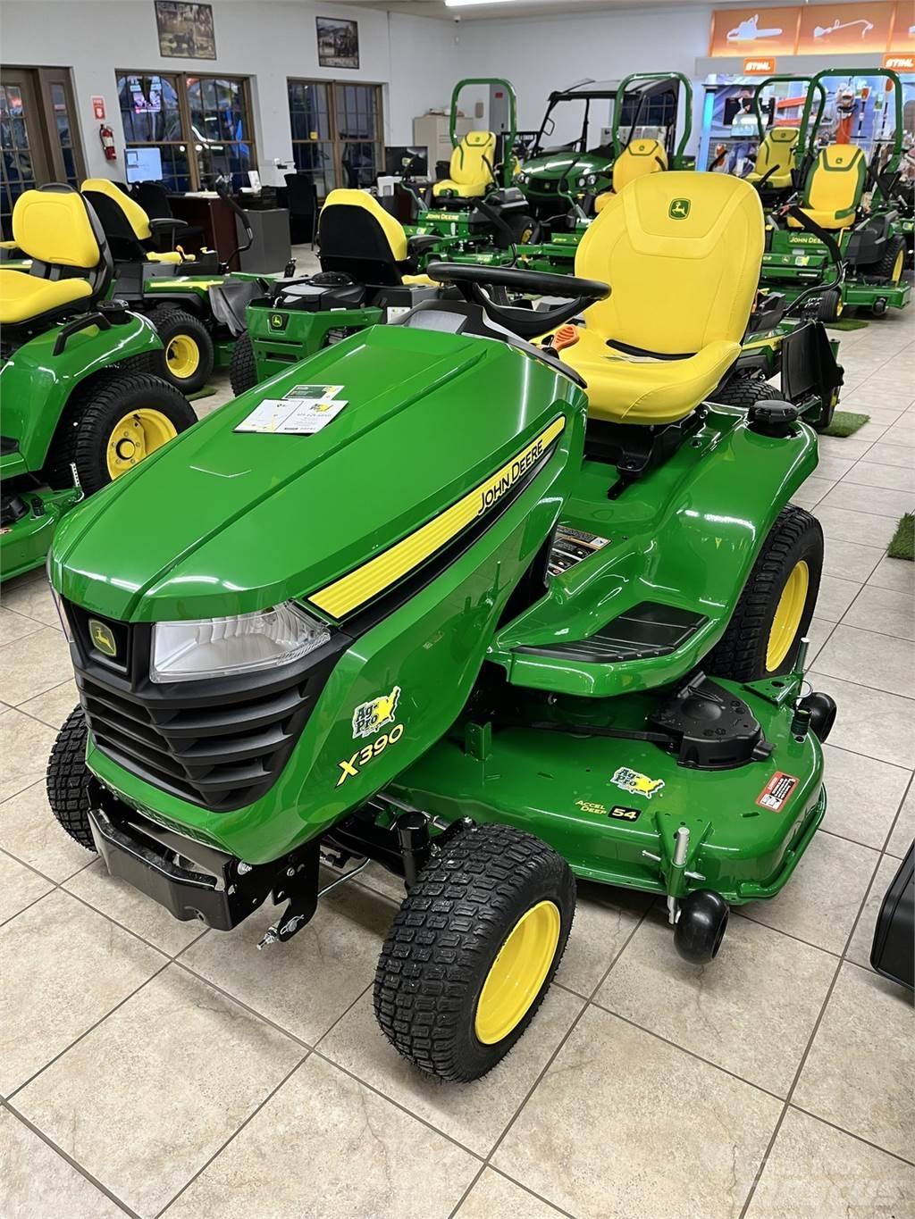 John Deere X390 Kompakttraktorid