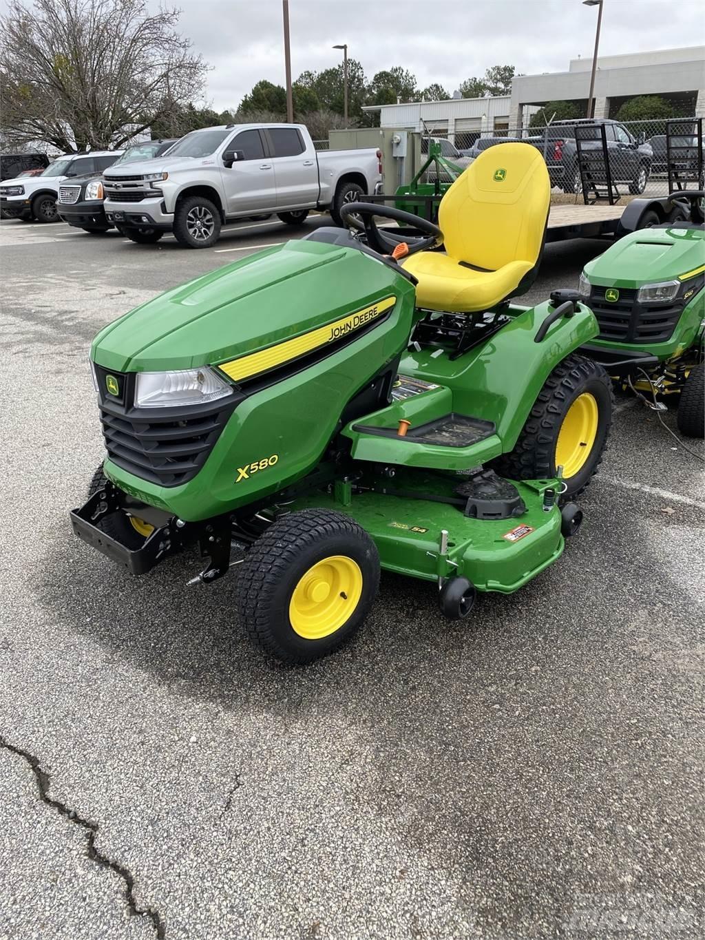 John Deere X580 Kompakttraktorid