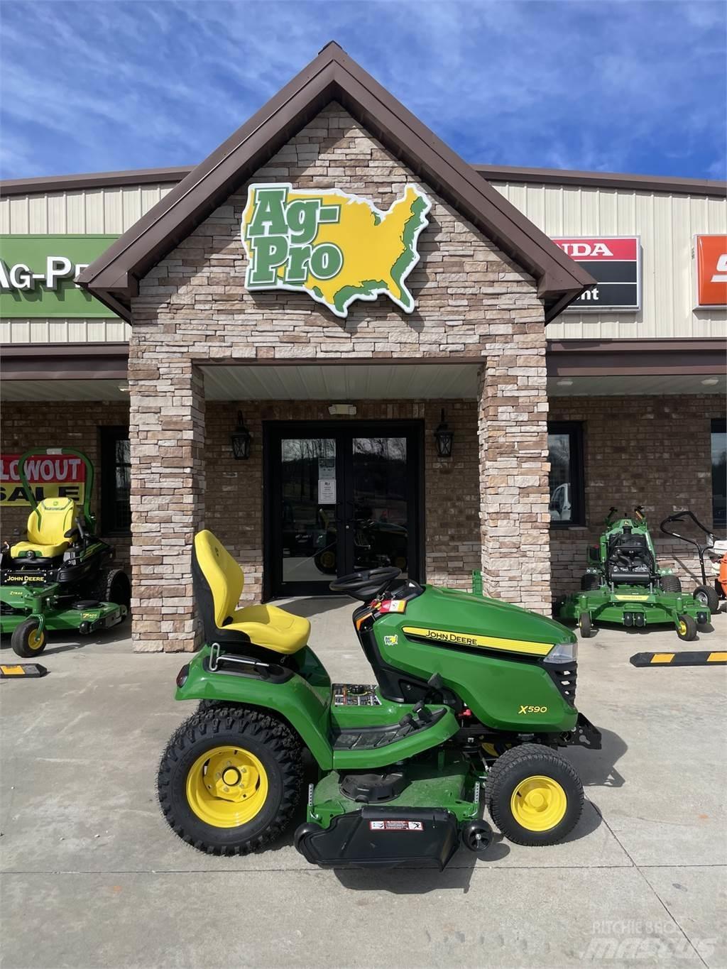 John Deere X590 Kompakttraktorid