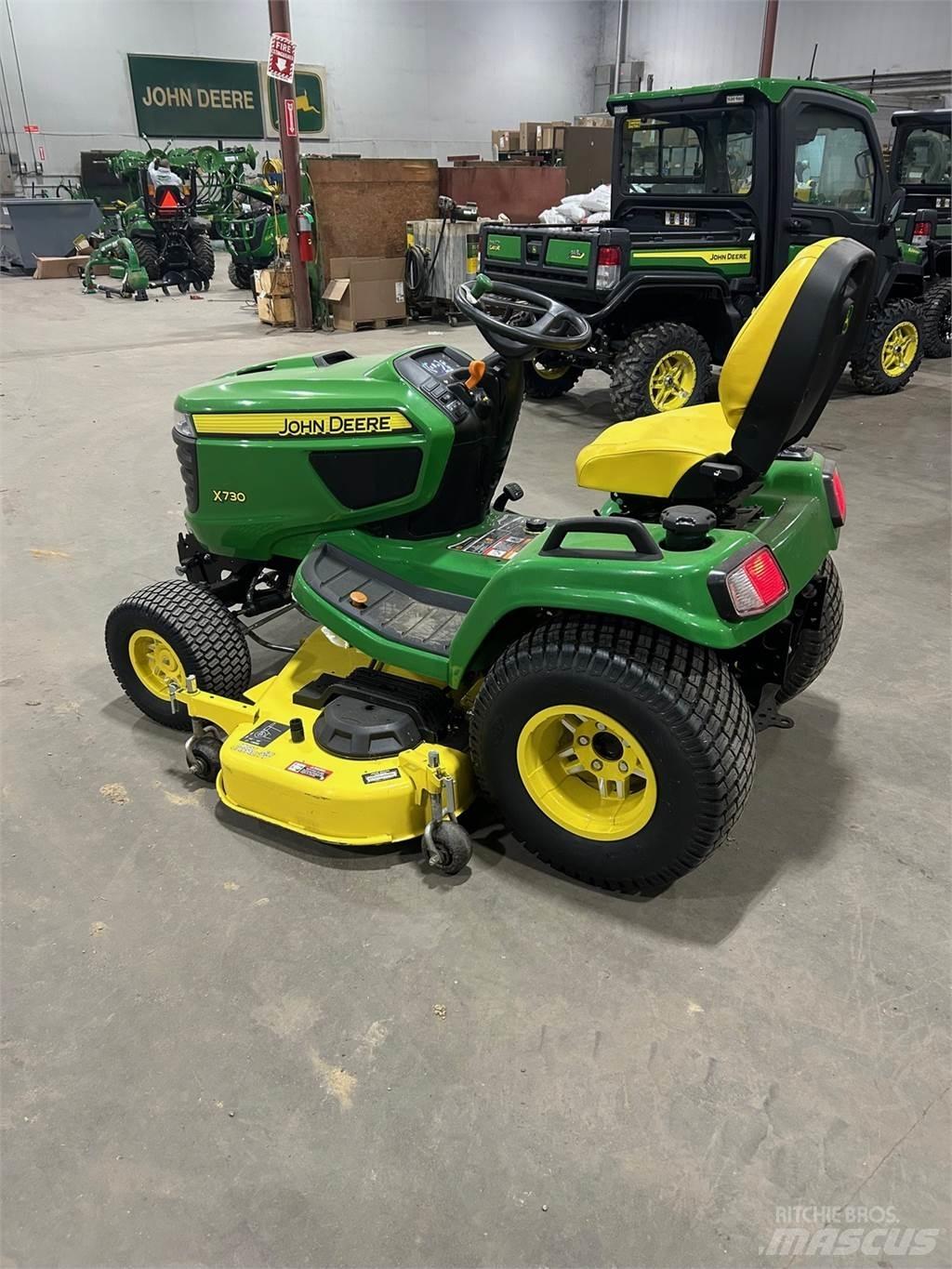 John Deere X730 Kompakttraktorid