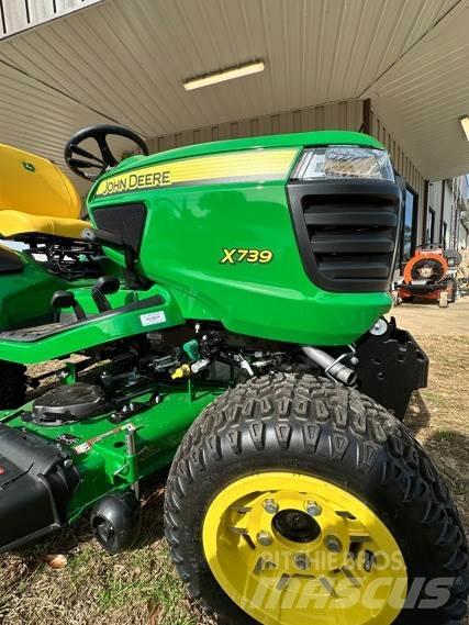 John Deere X739 Kompakttraktorid