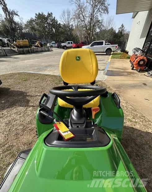 John Deere X739 Kompakttraktorid