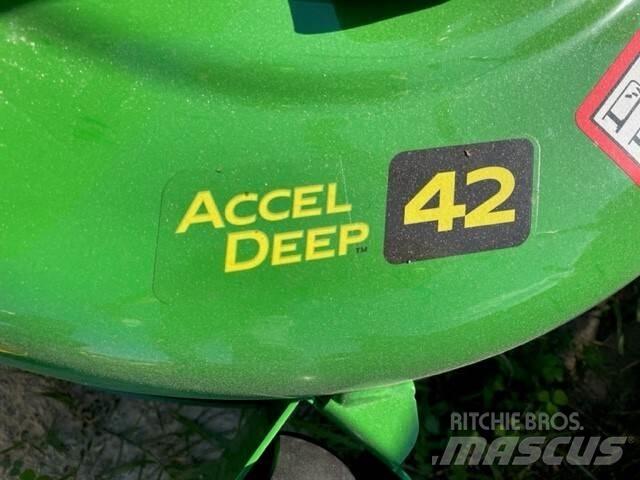 John Deere Z315E 0 - pöörderaadiuse niidukid