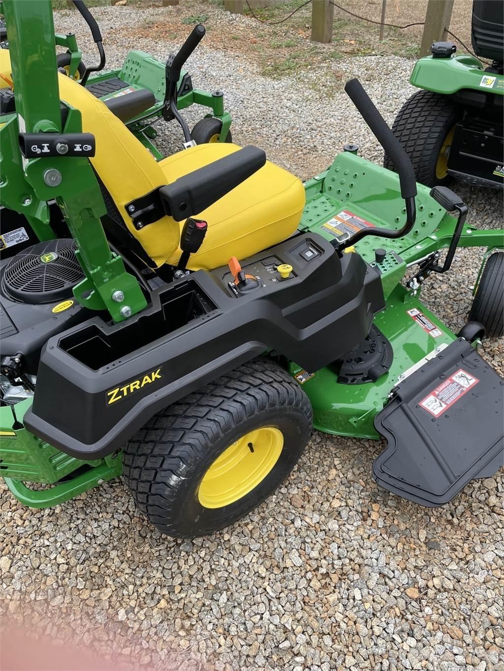 John Deere Z515E 0 - pöörderaadiuse niidukid