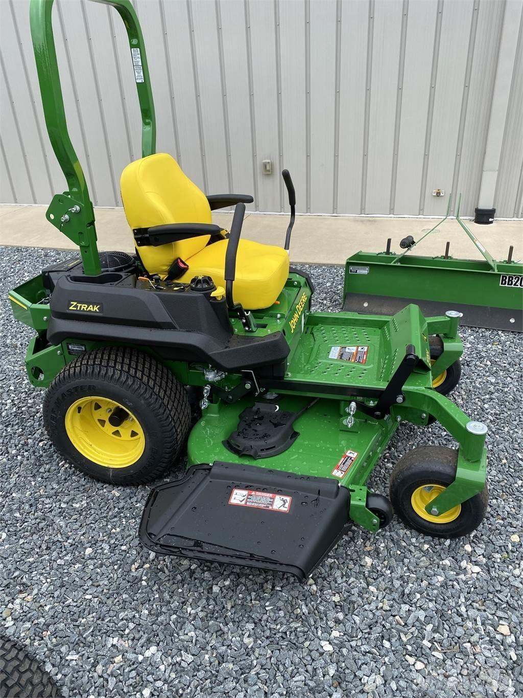 John Deere Z720E 0 - pöörderaadiuse niidukid