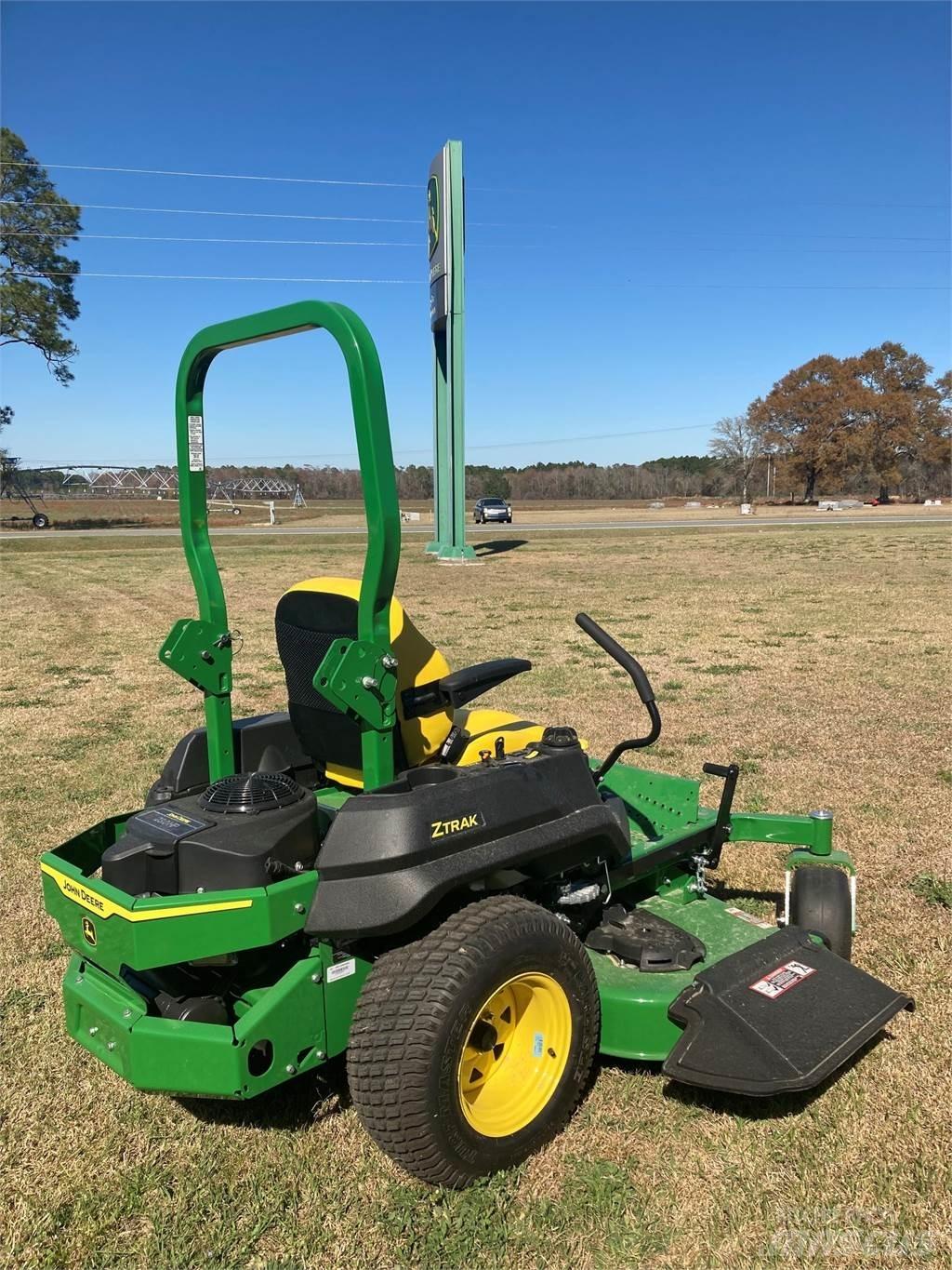 John Deere Z720E 0 - pöörderaadiuse niidukid