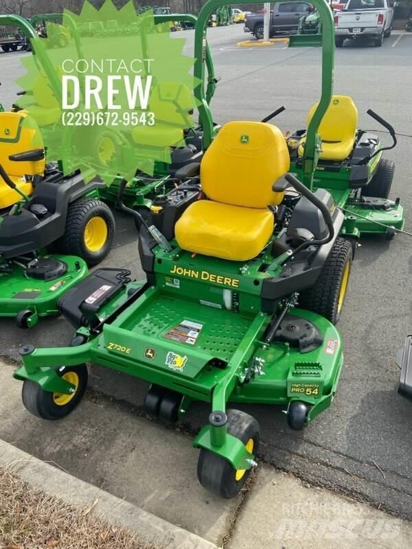 John Deere Z720E 0 - pöörderaadiuse niidukid