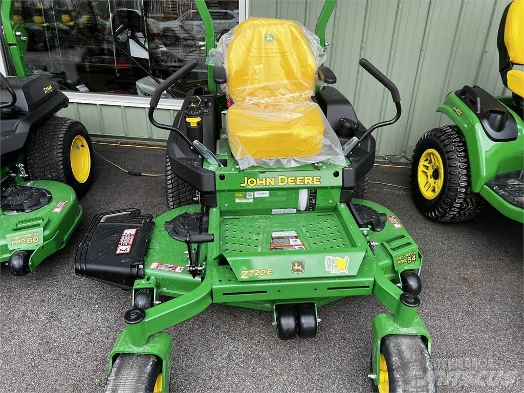 John Deere Z720E 0 - pöörderaadiuse niidukid