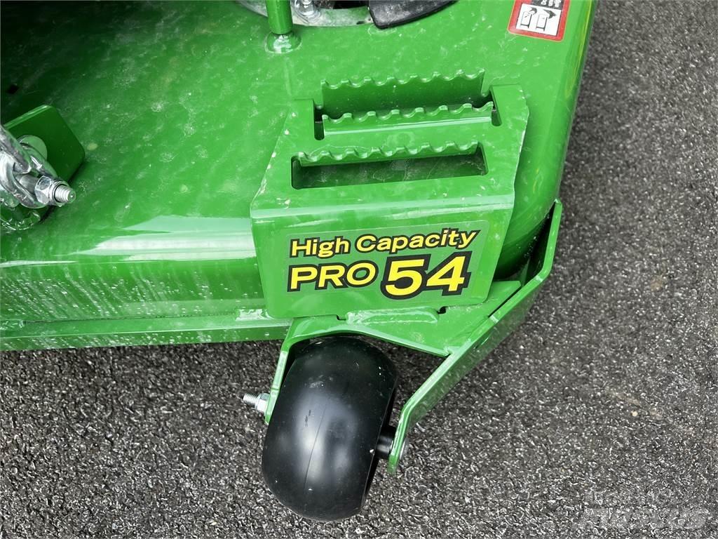 John Deere Z720E 0 - pöörderaadiuse niidukid