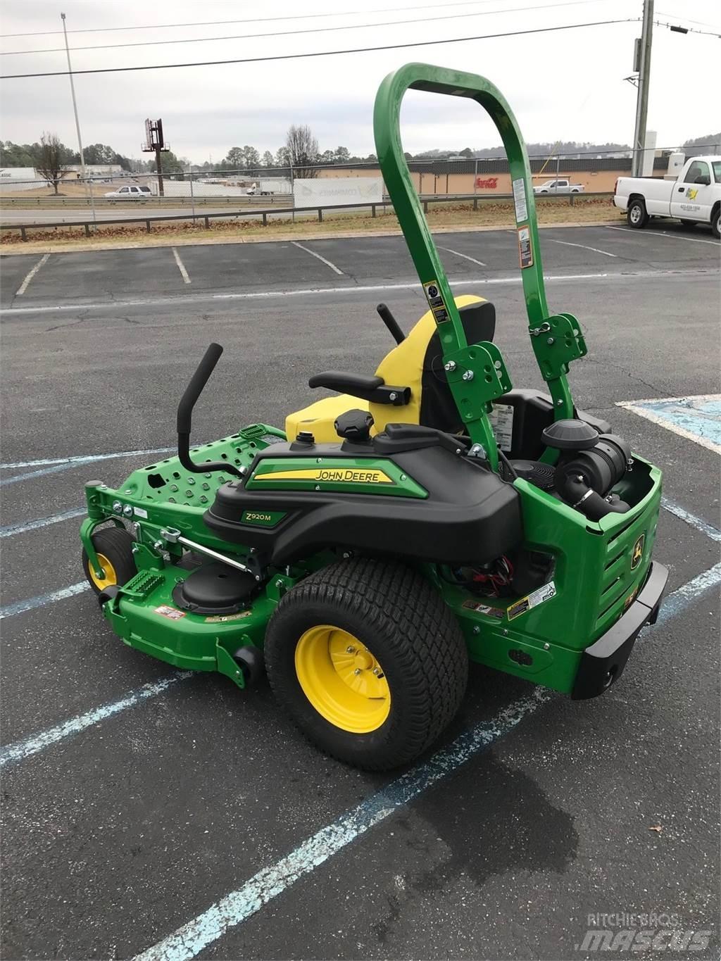 John Deere Z920M 0 - pöörderaadiuse niidukid