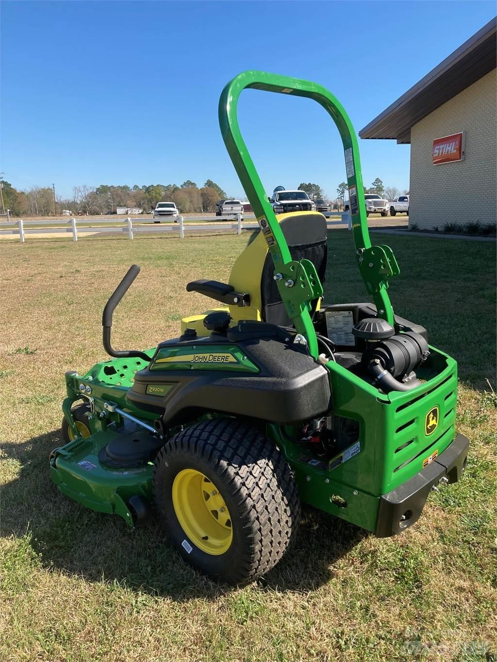 John Deere Z920M 0 - pöörderaadiuse niidukid