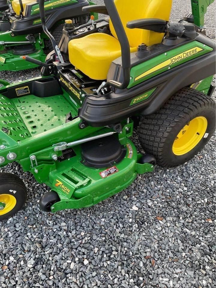 John Deere Z920M 0 - pöörderaadiuse niidukid