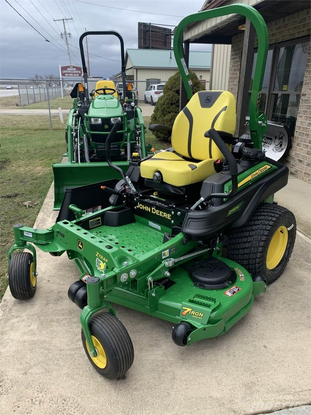 John Deere Z930M 0 - pöörderaadiuse niidukid