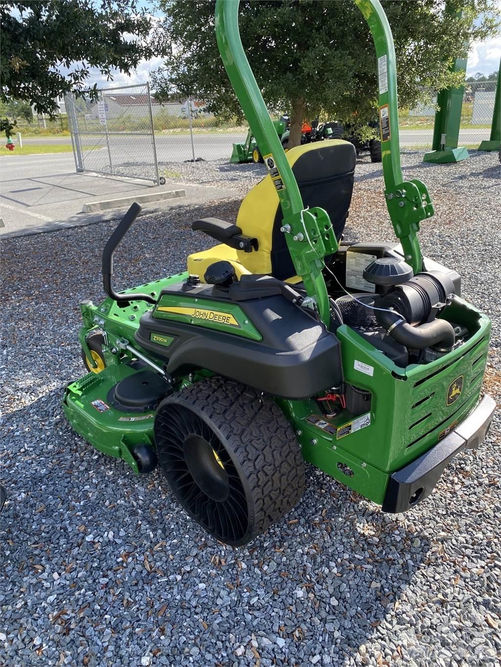 John Deere Z930M 0 - pöörderaadiuse niidukid