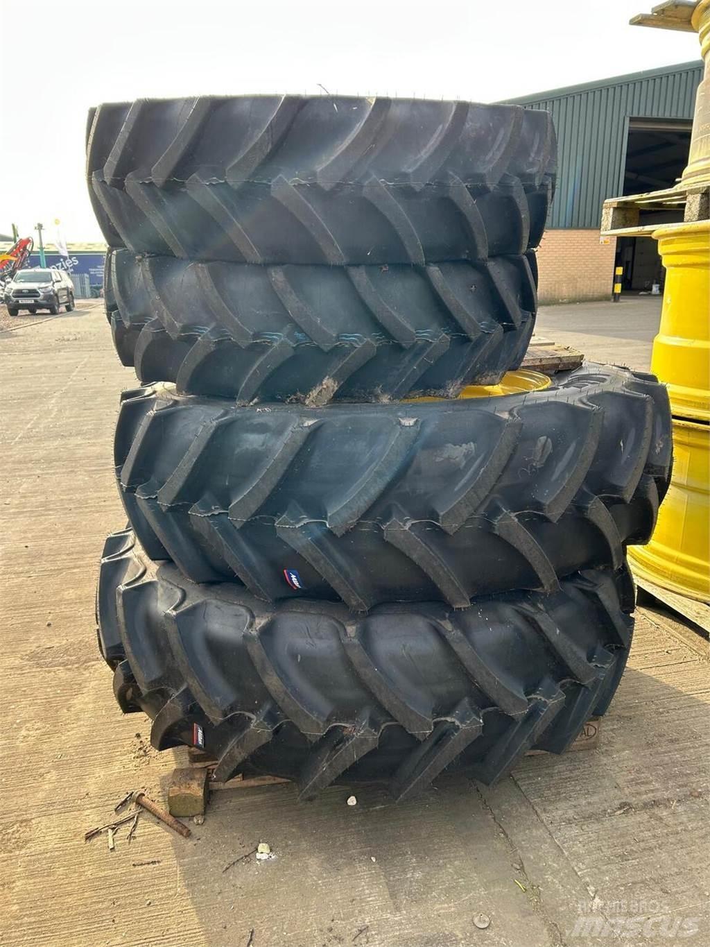  Wheels & tyres Rehvid, rattad ja veljed
