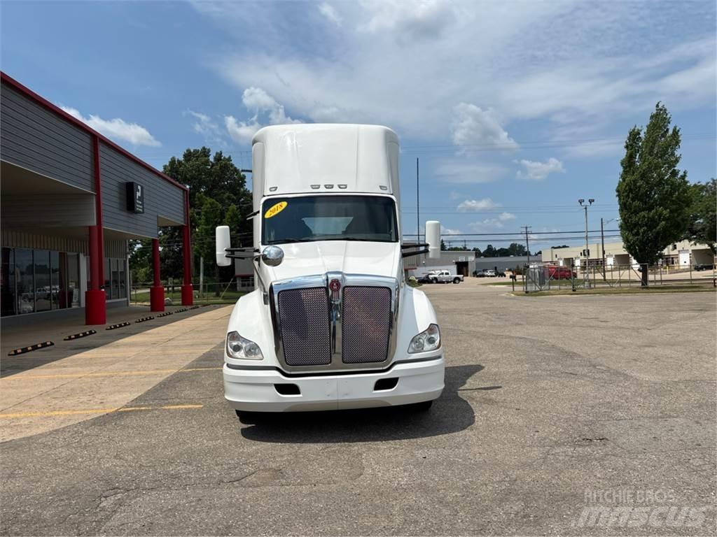 Kenworth T680 Sadulveokid