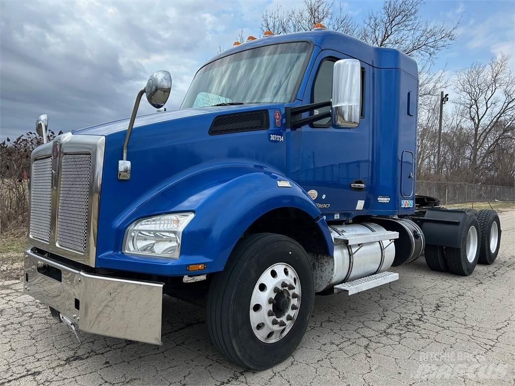 Kenworth T880 Sadulveokid