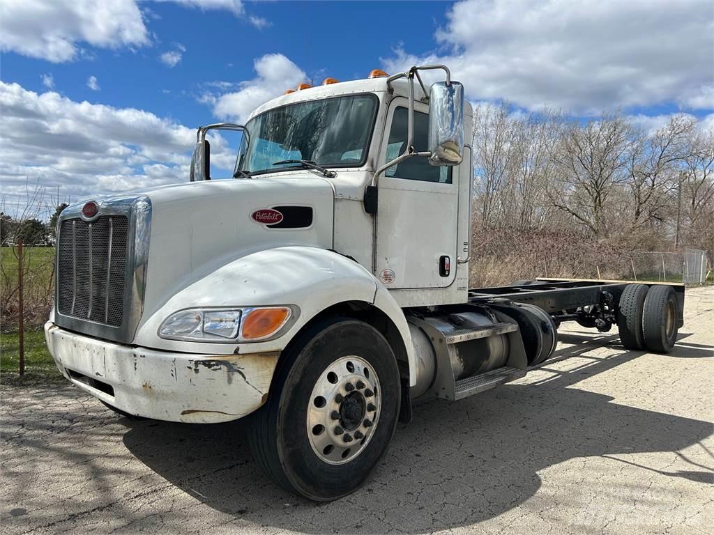 Peterbilt 337 Raamautod