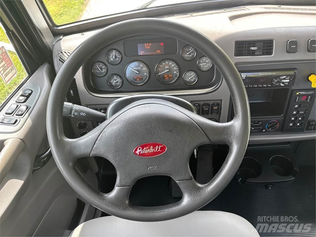 Peterbilt 337 Raamautod