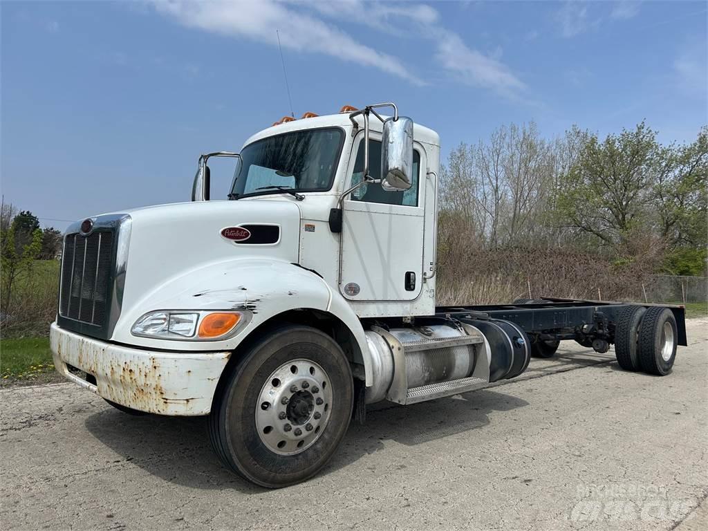 Peterbilt 337 Raamautod