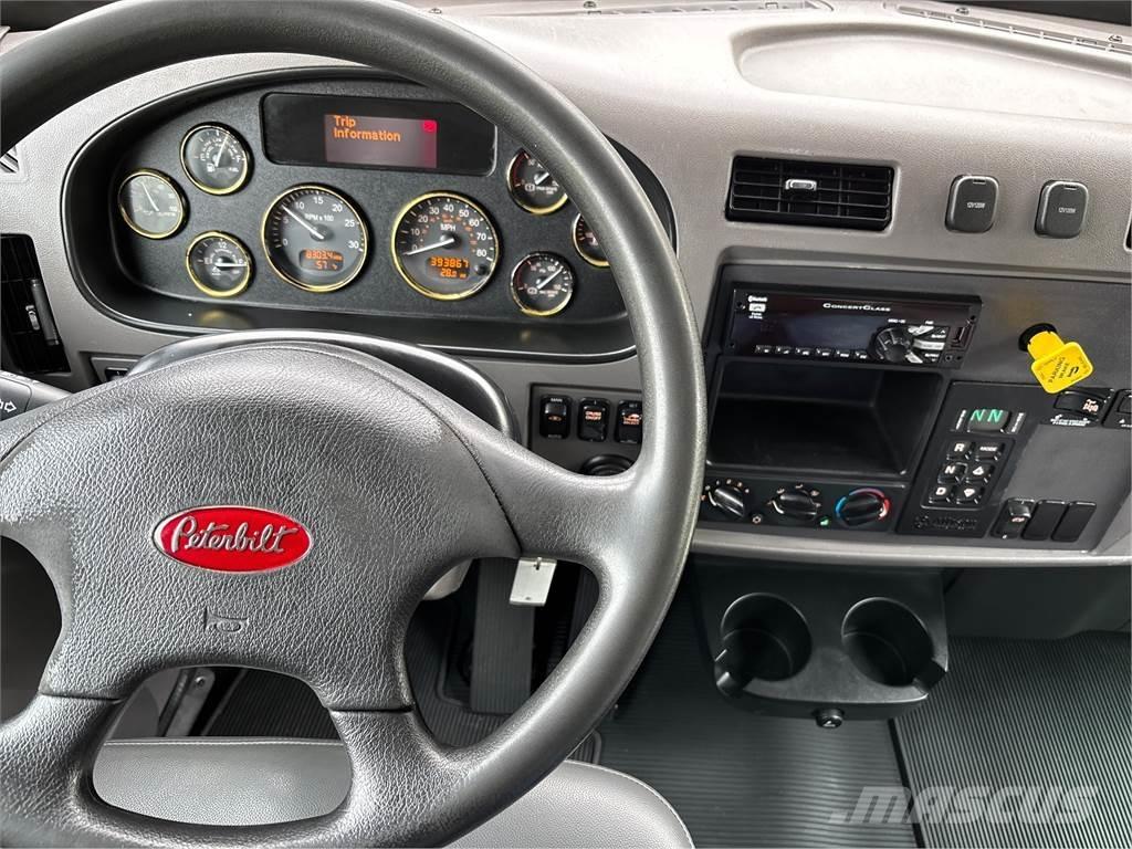 Peterbilt 348 Furgoonautod