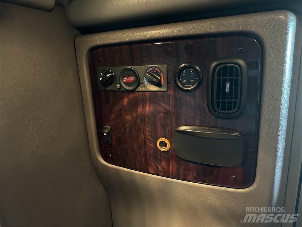 Peterbilt 389 Sadulveokid