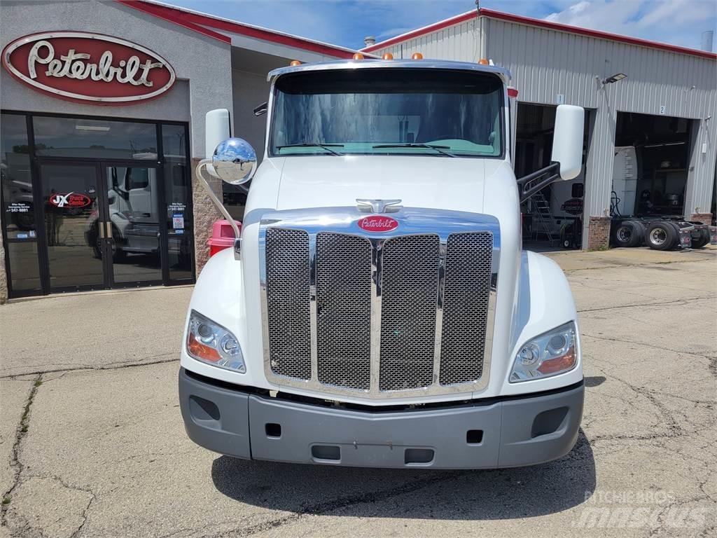 Peterbilt 579 Sadulveokid