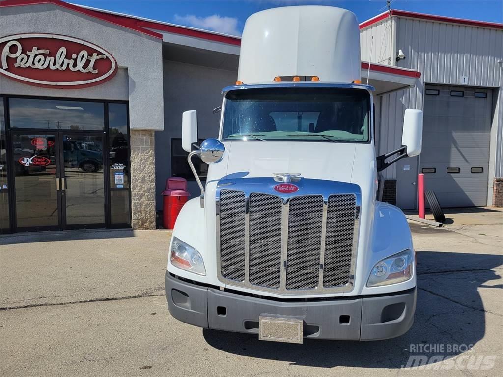 Peterbilt 579 Sadulveokid