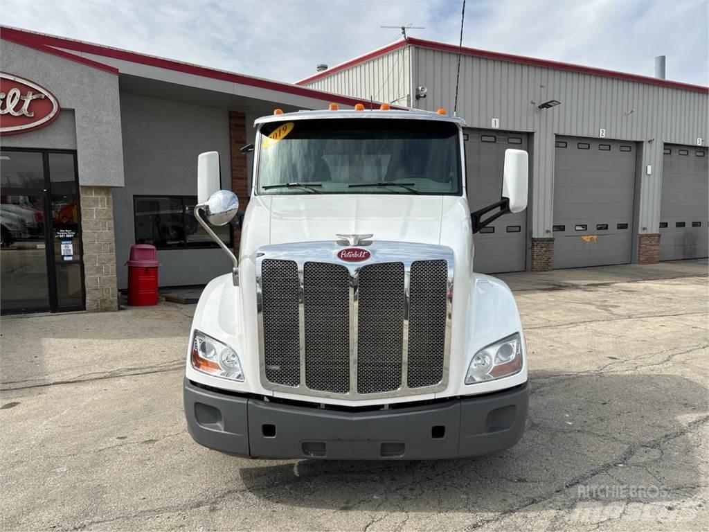 Peterbilt 579 Sadulveokid