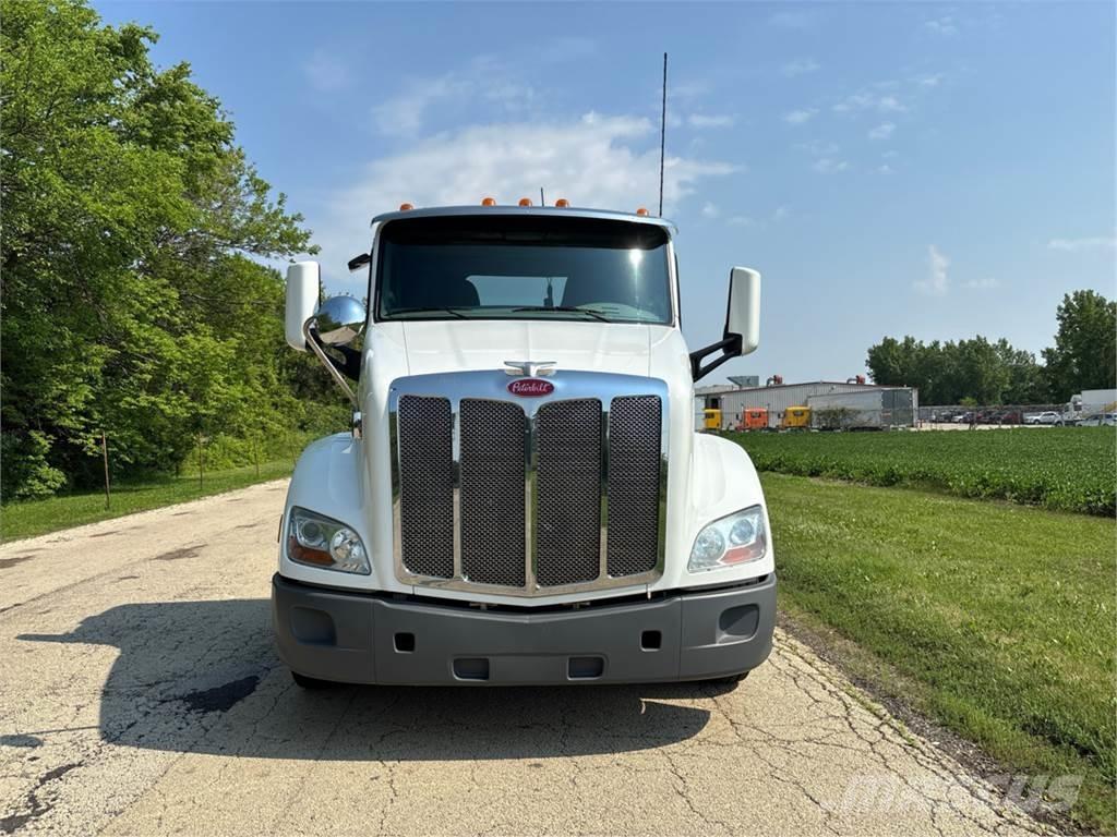 Peterbilt 579 Sadulveokid