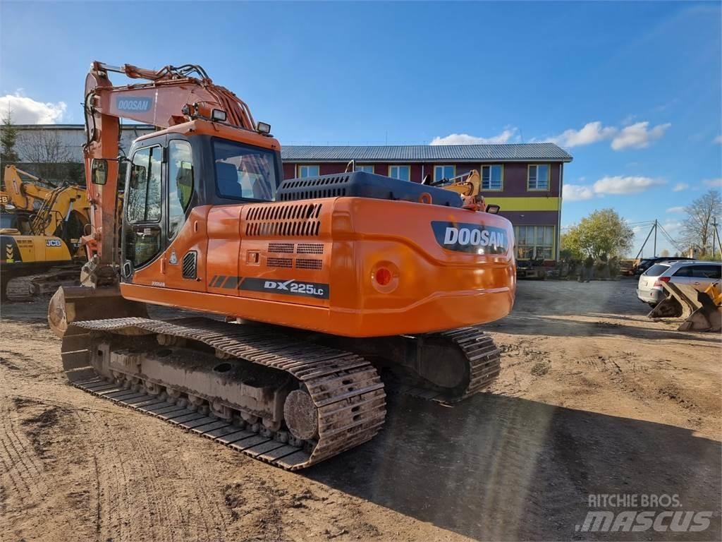 Doosan DX 225LC-3 Roomikekskavaatorid