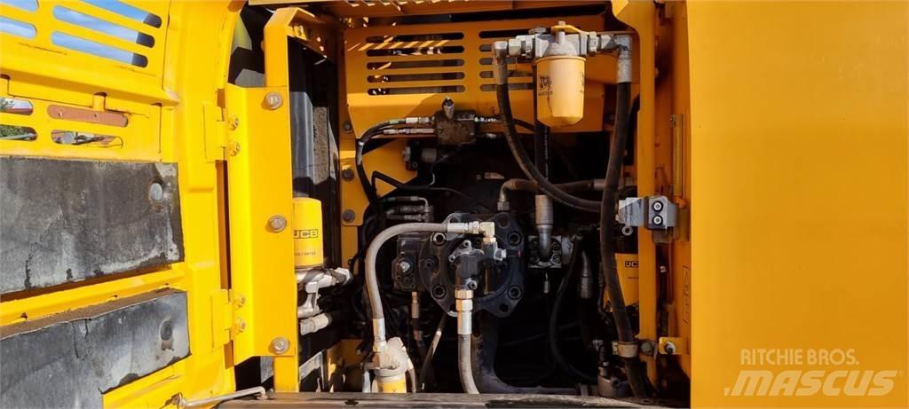 JCB JS220LC Plus + Roomikekskavaatorid