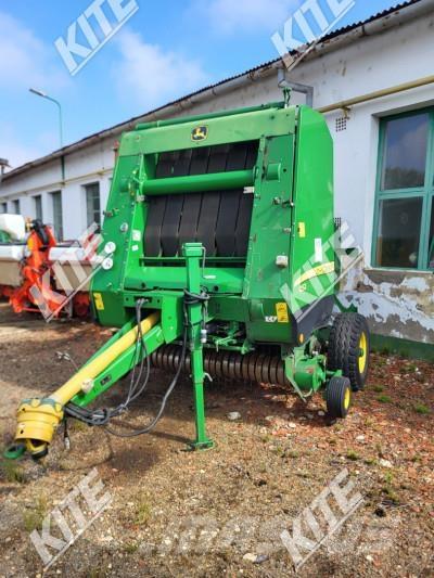 John Deere 852 Ruloonpressid