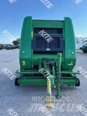 John Deere 854 Ruloonpressid
