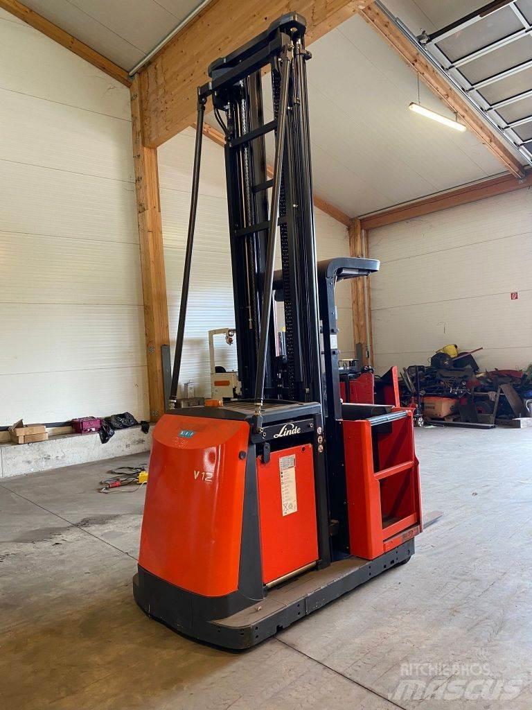Linde V 12-02 Kõrged komplekteerimistõstukid