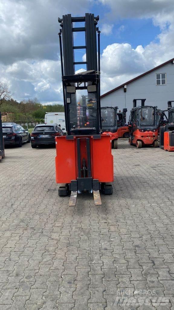 Linde V 12-02 Kõrged komplekteerimistõstukid