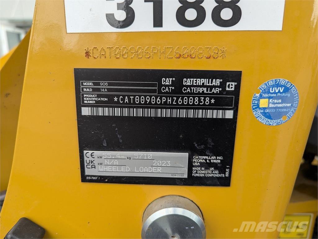 CAT 906 Rataslaadurid