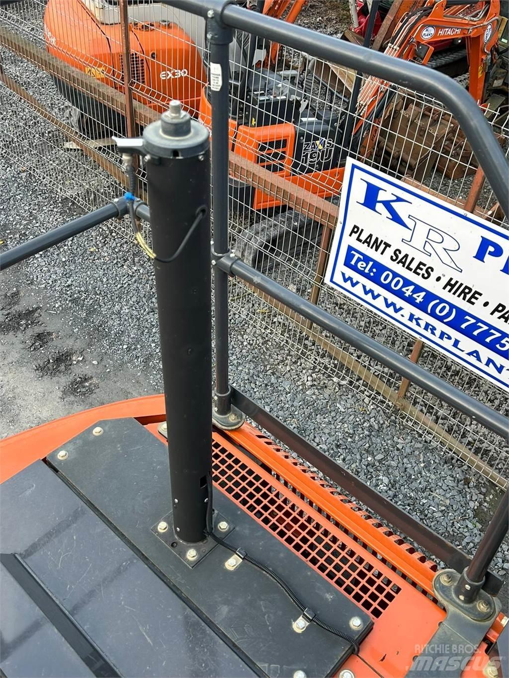 Hitachi ZX130LCN-6 Roomikekskavaatorid