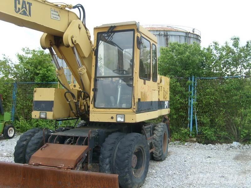 CAT 206 BFT Ratasekskavaatorid