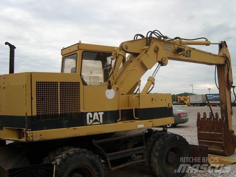 CAT 206 BFT Ratasekskavaatorid