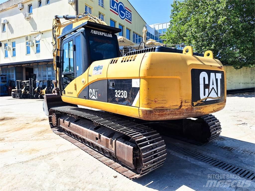 CAT 323D Roomikekskavaatorid
