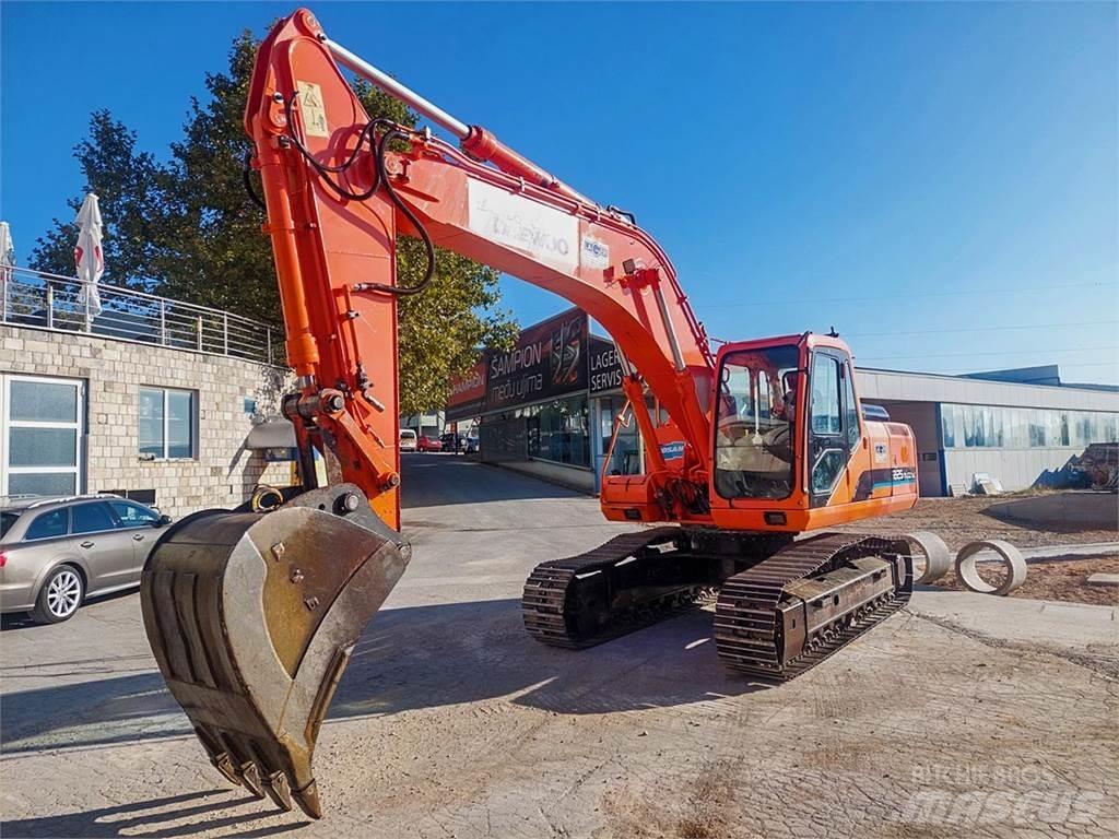 Doosan SOLAR 225NLC-V Roomikekskavaatorid