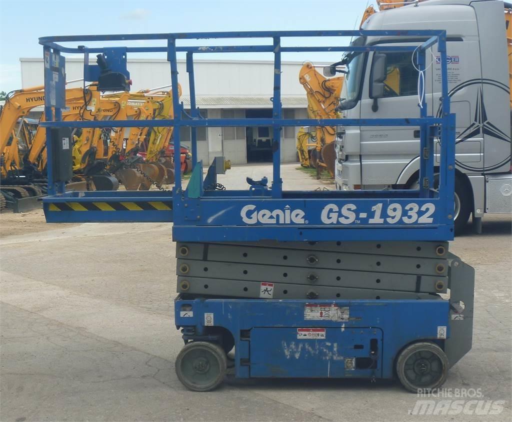 Genie GS 1932 Iseliikuvad poomtõstukid