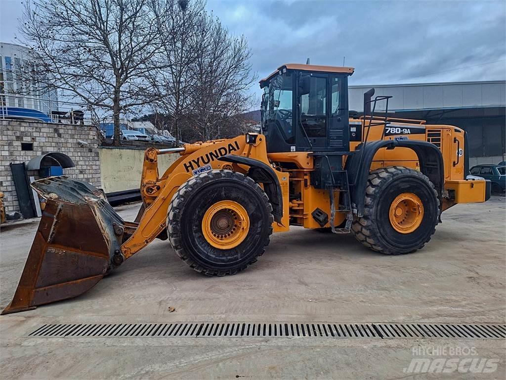 Hyundai HL780-9A Rataslaadurid