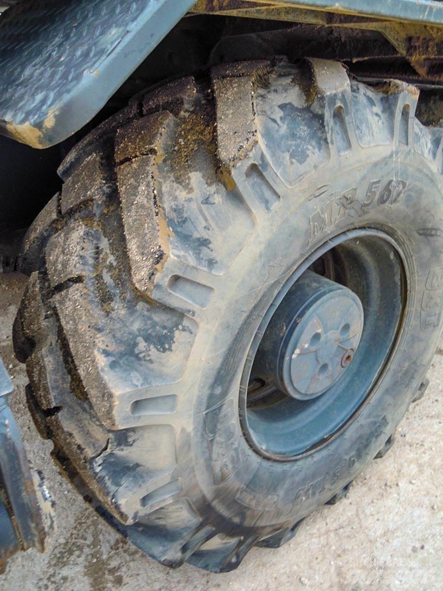 Hyundai R140W-9 Ratasekskavaatorid